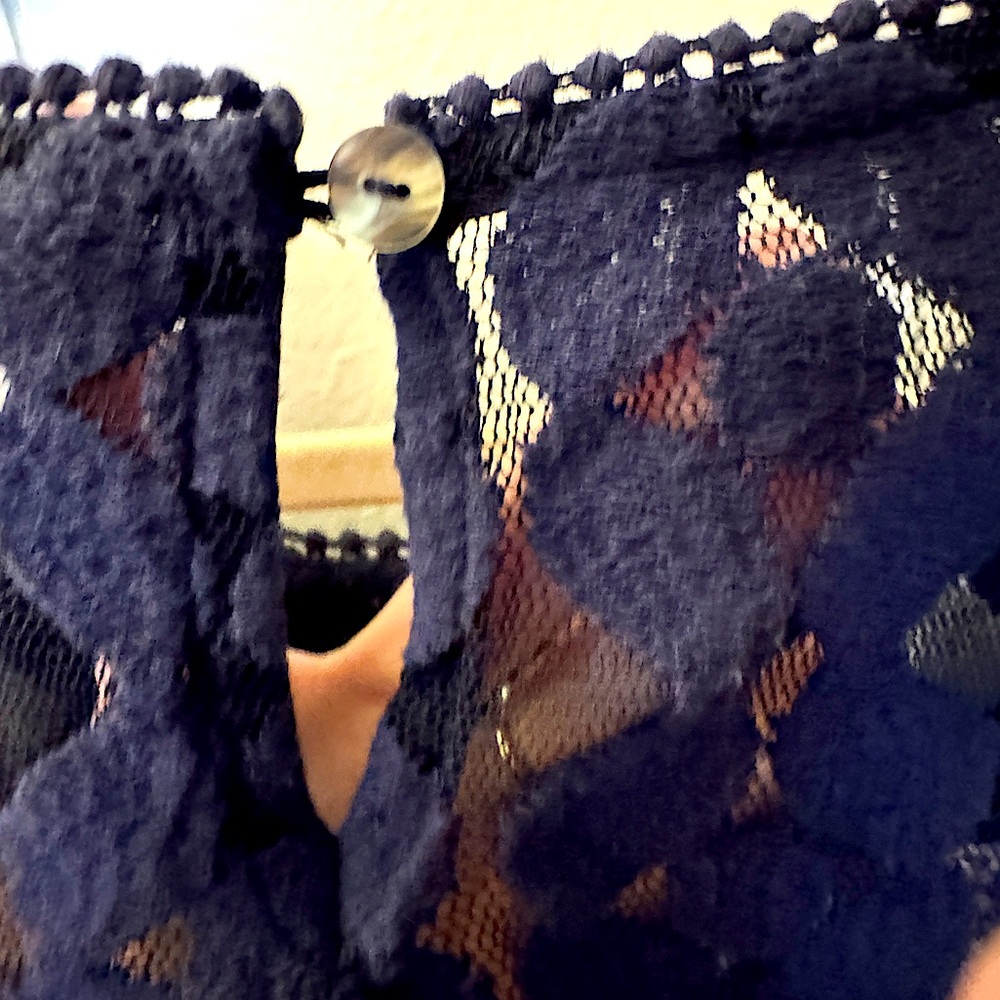 Akemi + Kin Floral Lace Tunic from Anthropologie EUC Small - Picture 6 of 9